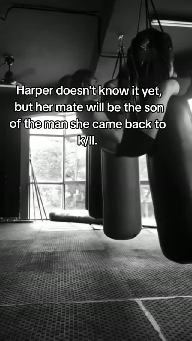 Instagram post snapshot from author_thalia_nova